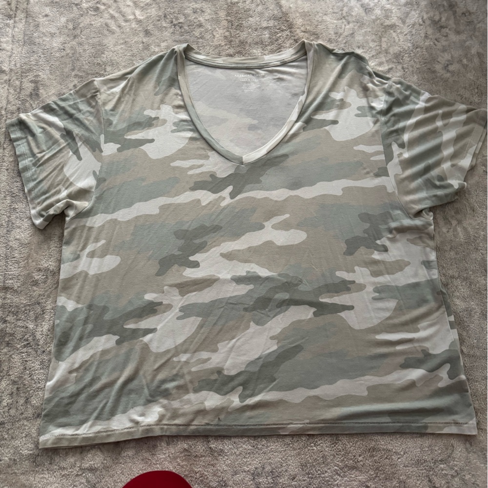 American Eagle Outfitters Camo Short Sleeve Tee